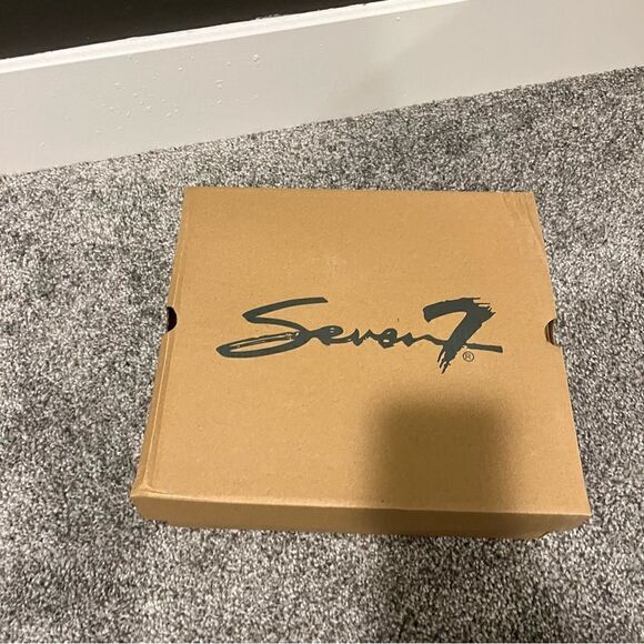 SEVEN7 Women's Flatiron Lug Sole Boots - Picture 5 of 14